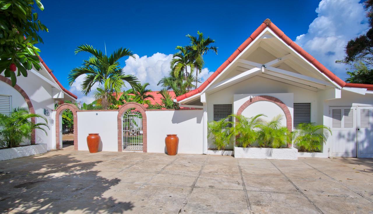 Sunspot Villa Runaway Bay Exterior photo