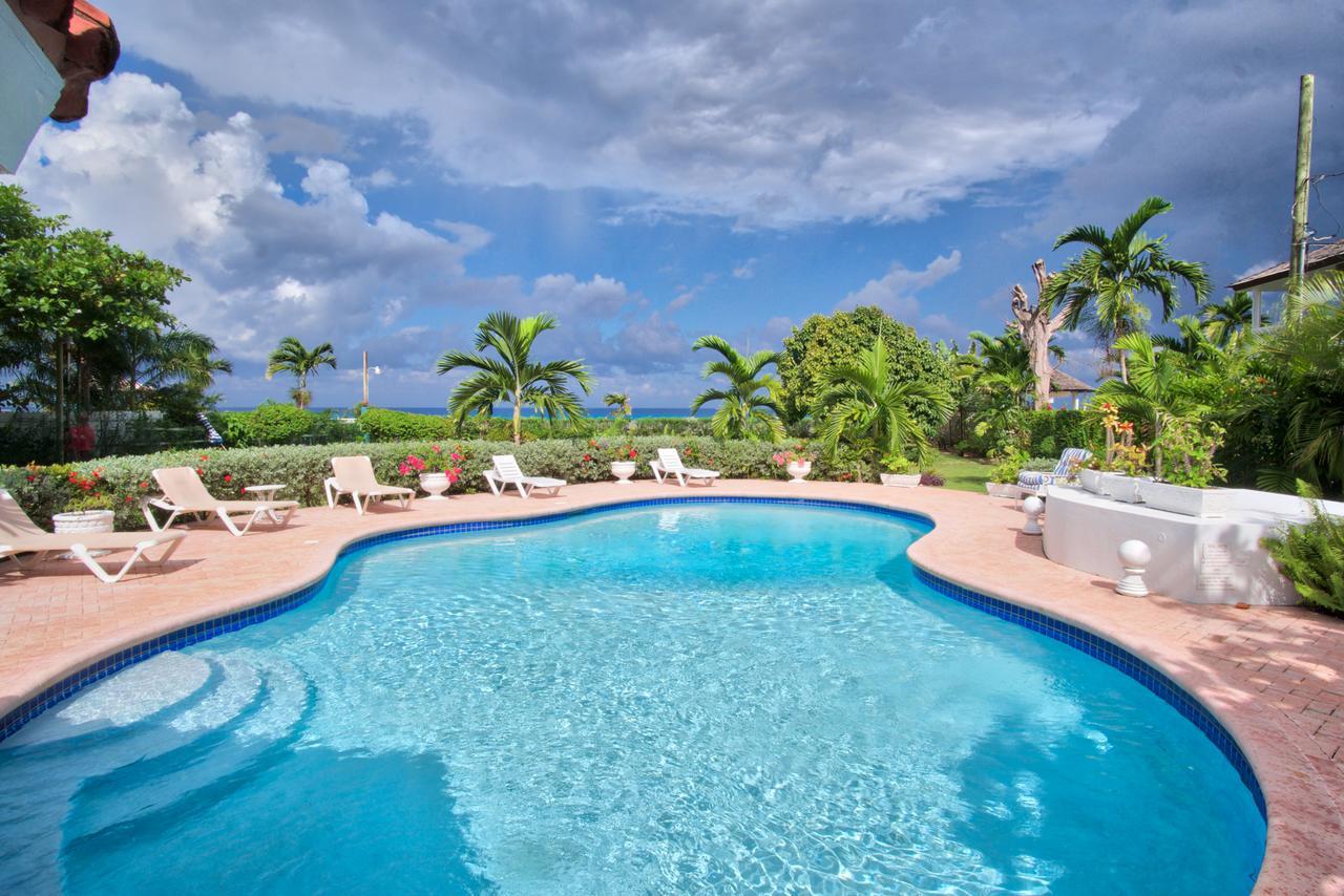 Sunspot Villa Runaway Bay Exterior photo